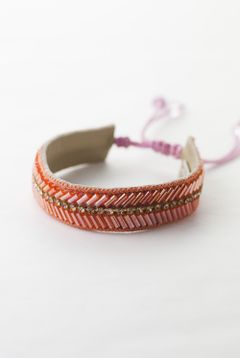 ビーズ刺繍 ブレスレット