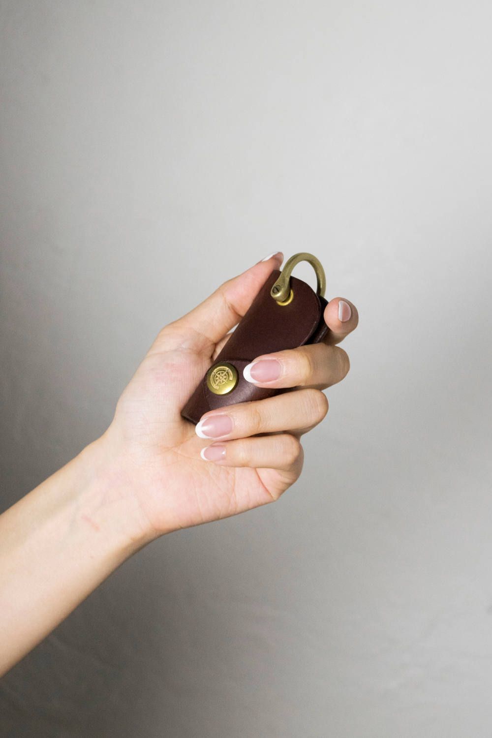 ボタンフックキーケース S [ブラウン] / Button Hook Key Case [BROWN]