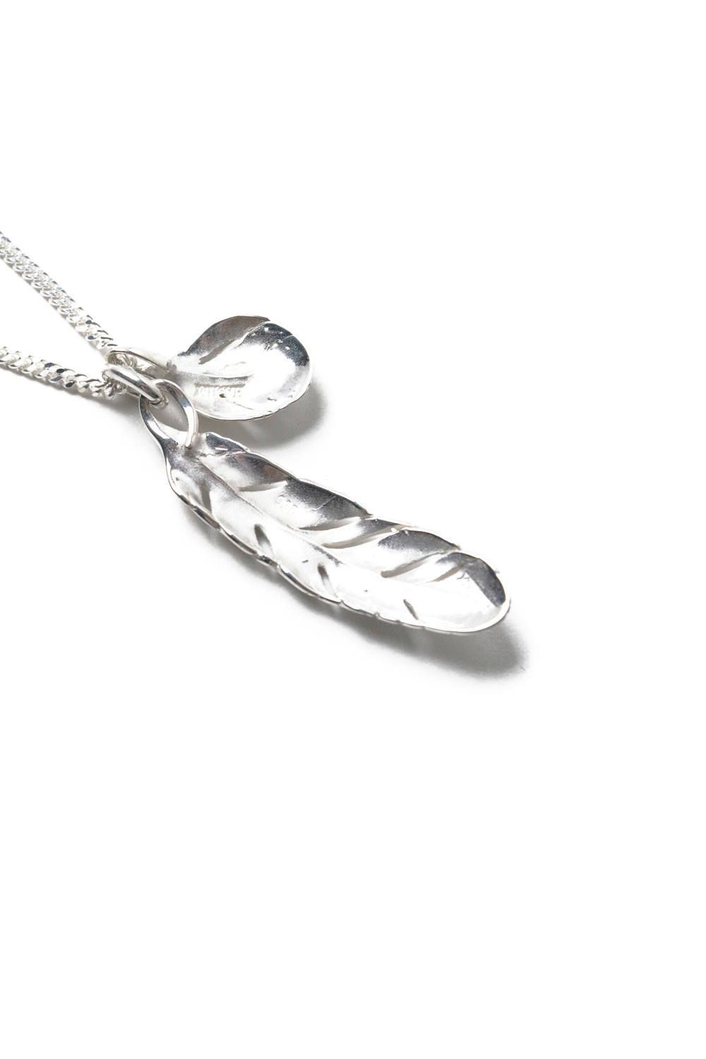 【お取り寄せ可能】New Leaf feather VERY SHINE Necklace [WHITE] / ニューリーフフェザーベリーシャインネックレス [ホワイト]