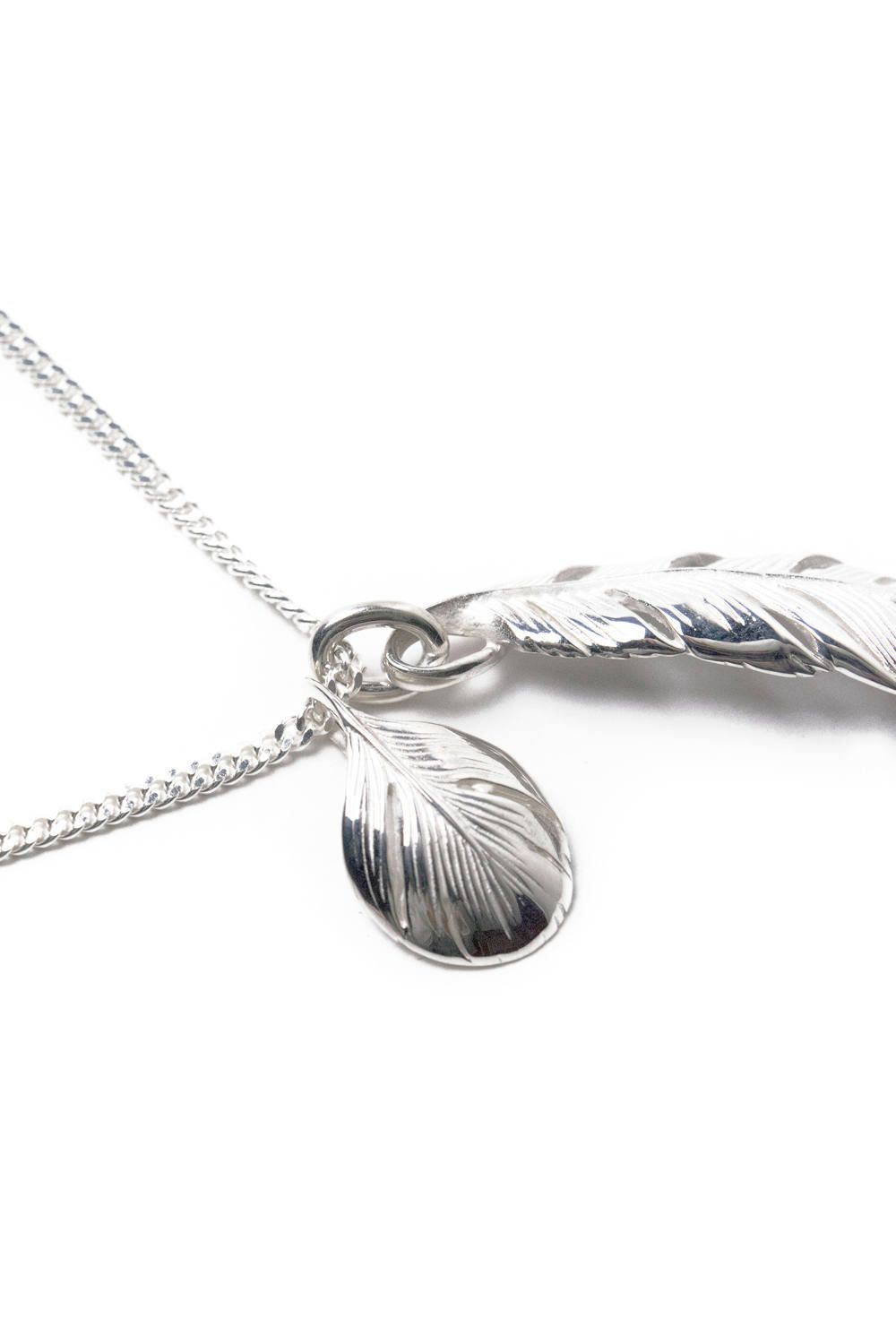 【お取り寄せ可能】New Leaf feather VERY SHINE Necklace [WHITE] / ニューリーフフェザーベリーシャインネックレス [ホワイト]