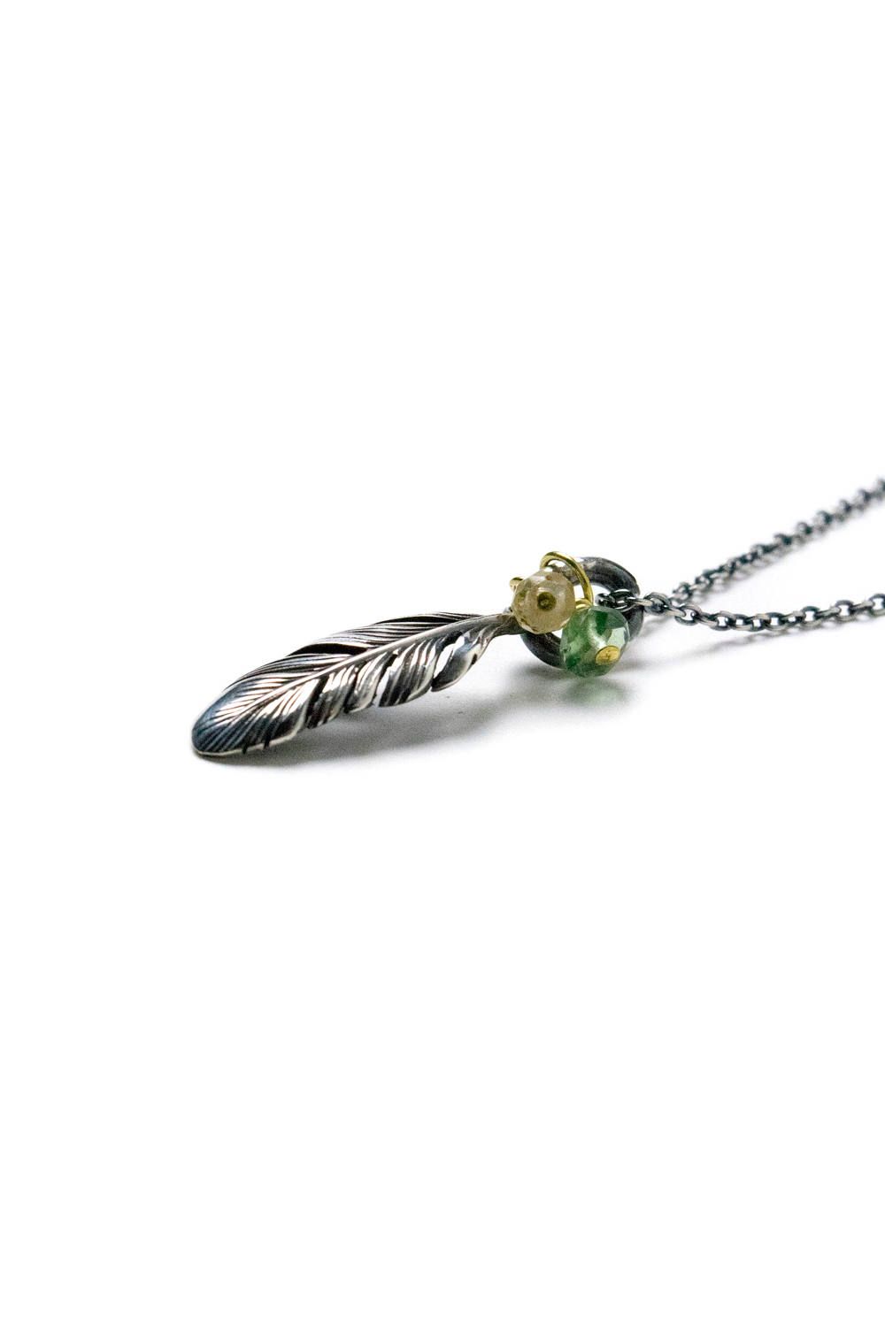 EXTRA TINY FEATHER [green] / エクストラタイニーフェザーネックレス [グリーン]