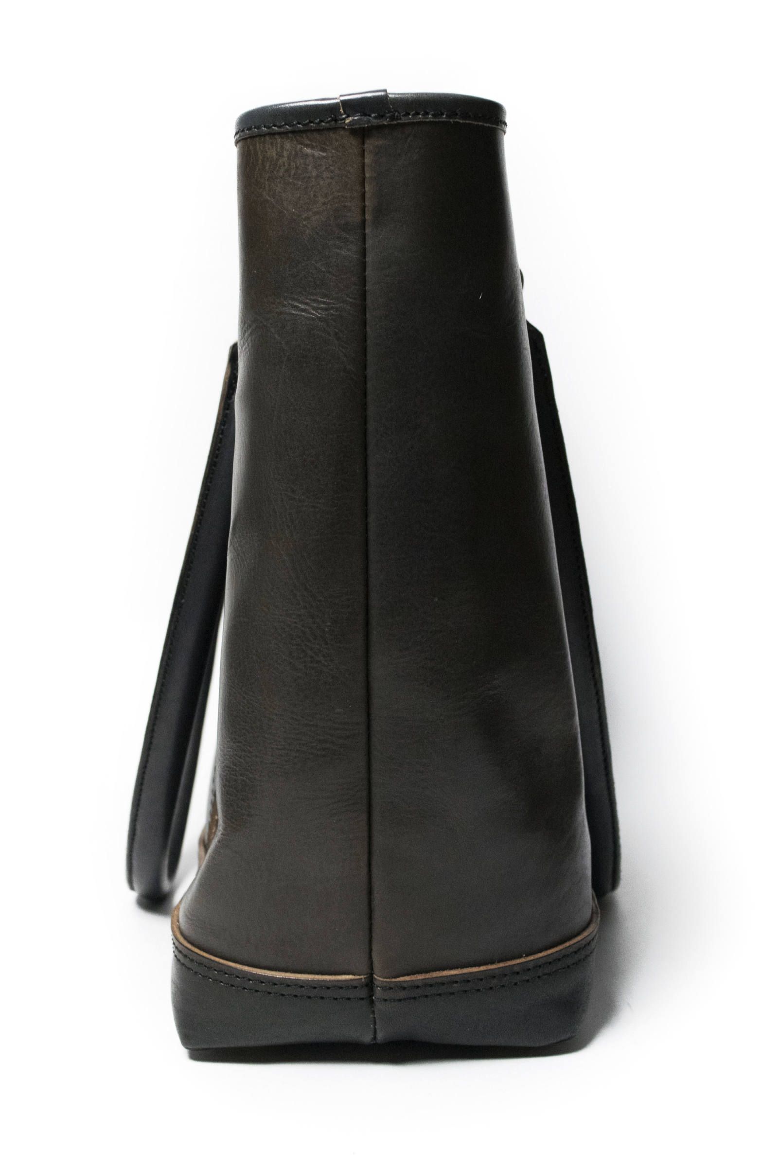 【25SS予約商品】レザーネルソントートバッグ [ブラック] / LEATHER NELSON TOTE BAG [BLACK]