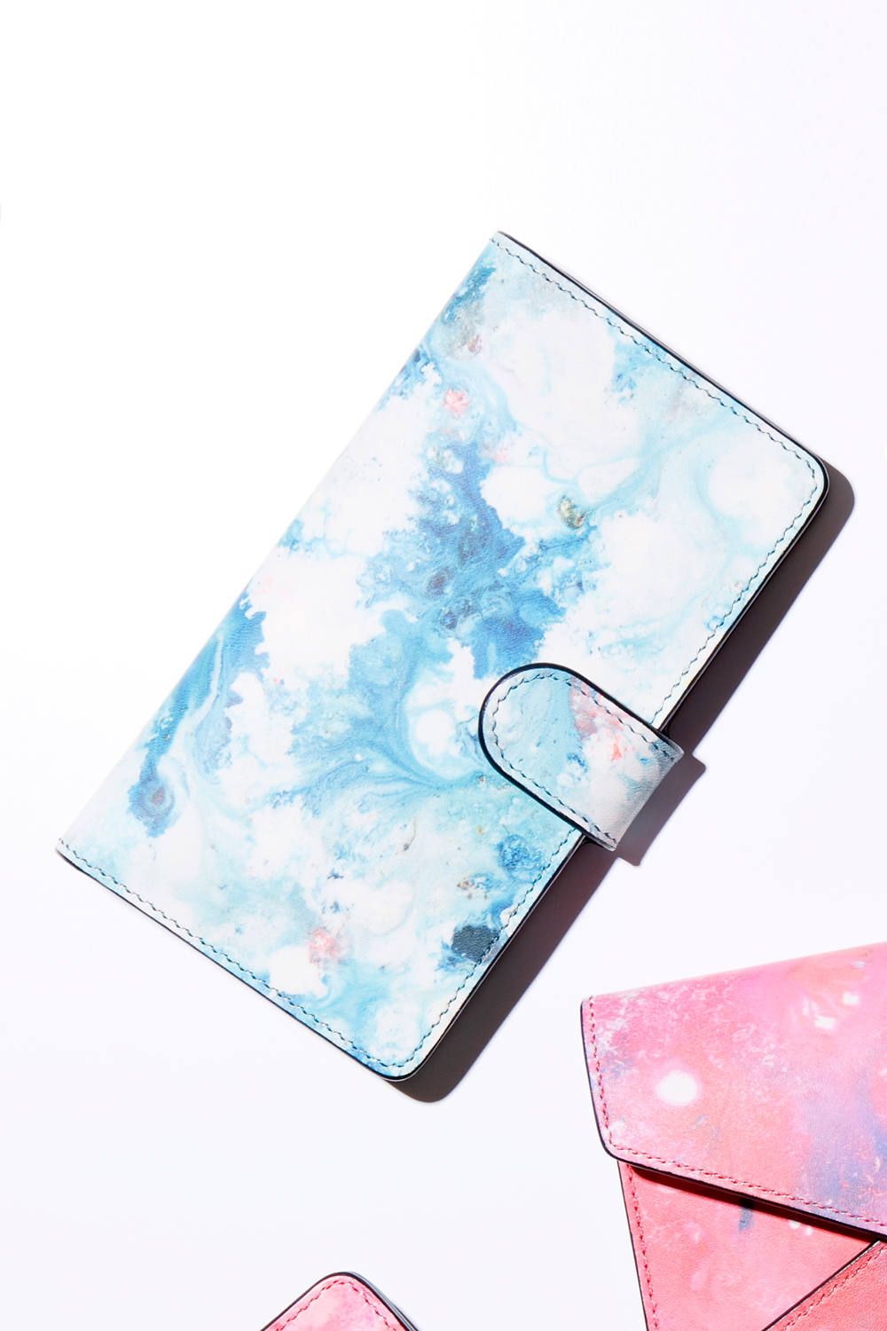 【ラスト1点 / 18SS】FLEXY AP - Smartphone case [SKY] / フレキシーエーピー - 全機種対応スマホケース [スカイ]