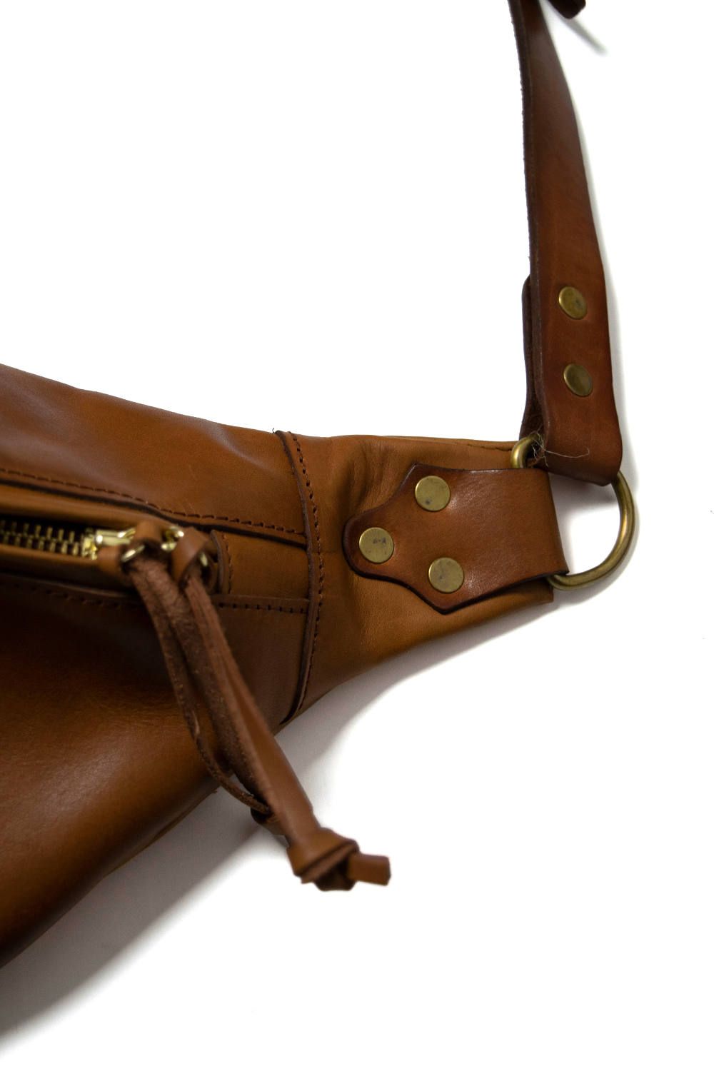 【25SS予約商品】LEATHER WAIST BAG [CAMEL] | ウエストバッグ / キャメル