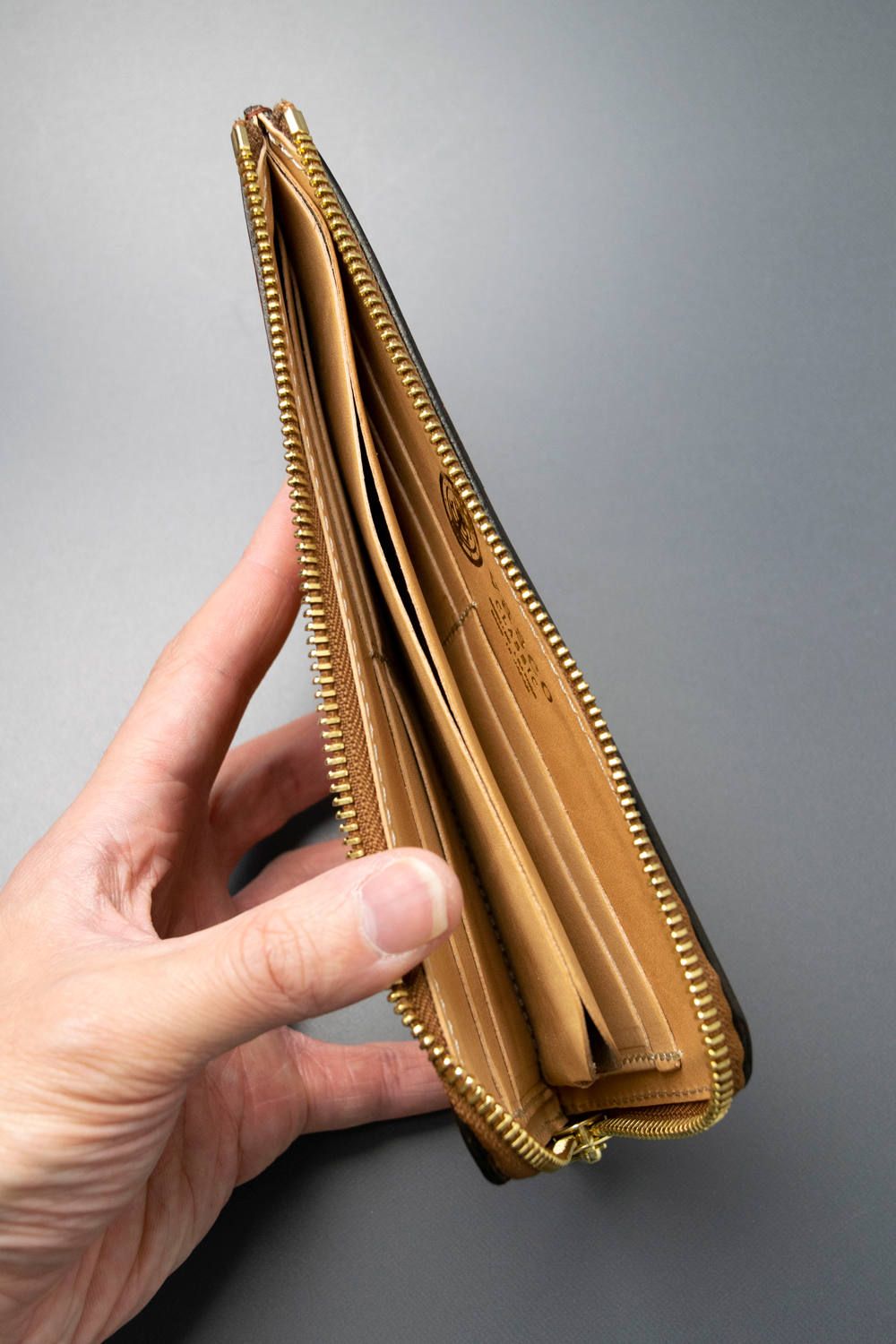 レザーボヤージュLジップロングウォレット [ライトキャメル] / LEATHER VOYAGE L ZIP LONG WALLET [MEAL]