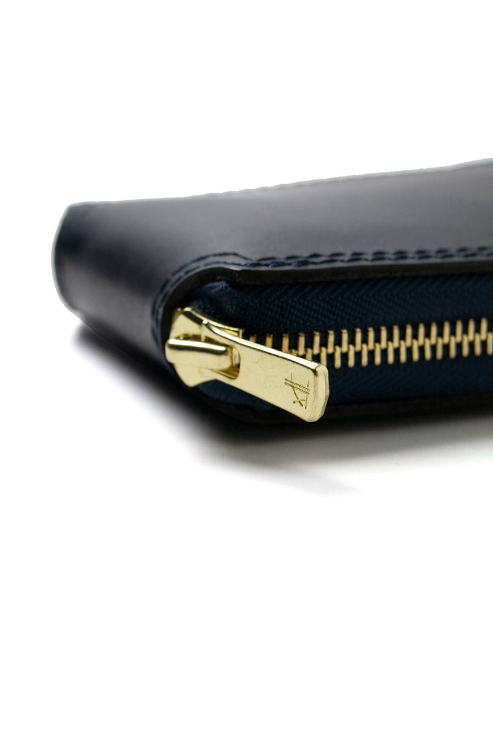 【25SS予約商品】LEATHER VOYAGE ROUND ZIP SHORT WALLET [MARINE] | ショートウォレット (ラウンドジップ) / ネイビー