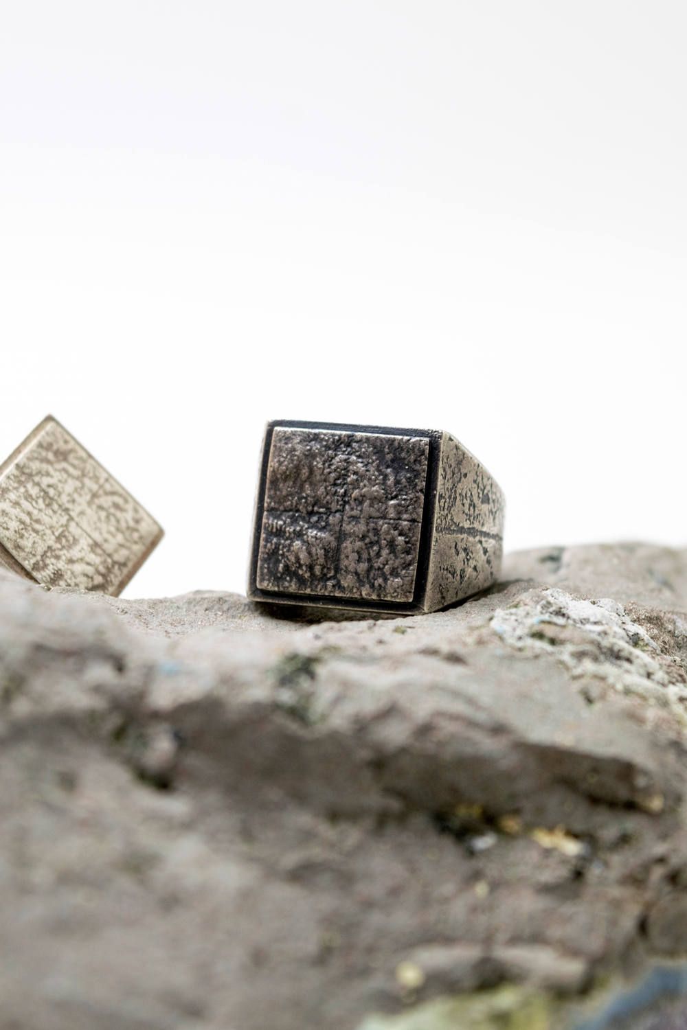 wall crack ring・stamp [black] / 印台 [ブラック]