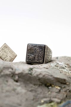wall crack ring・stamp [black] / 印台 [ブラック]
