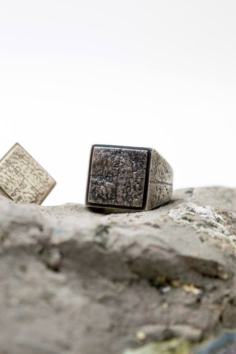 wall crack ring・stamp [black] / 印台 [ブラック]