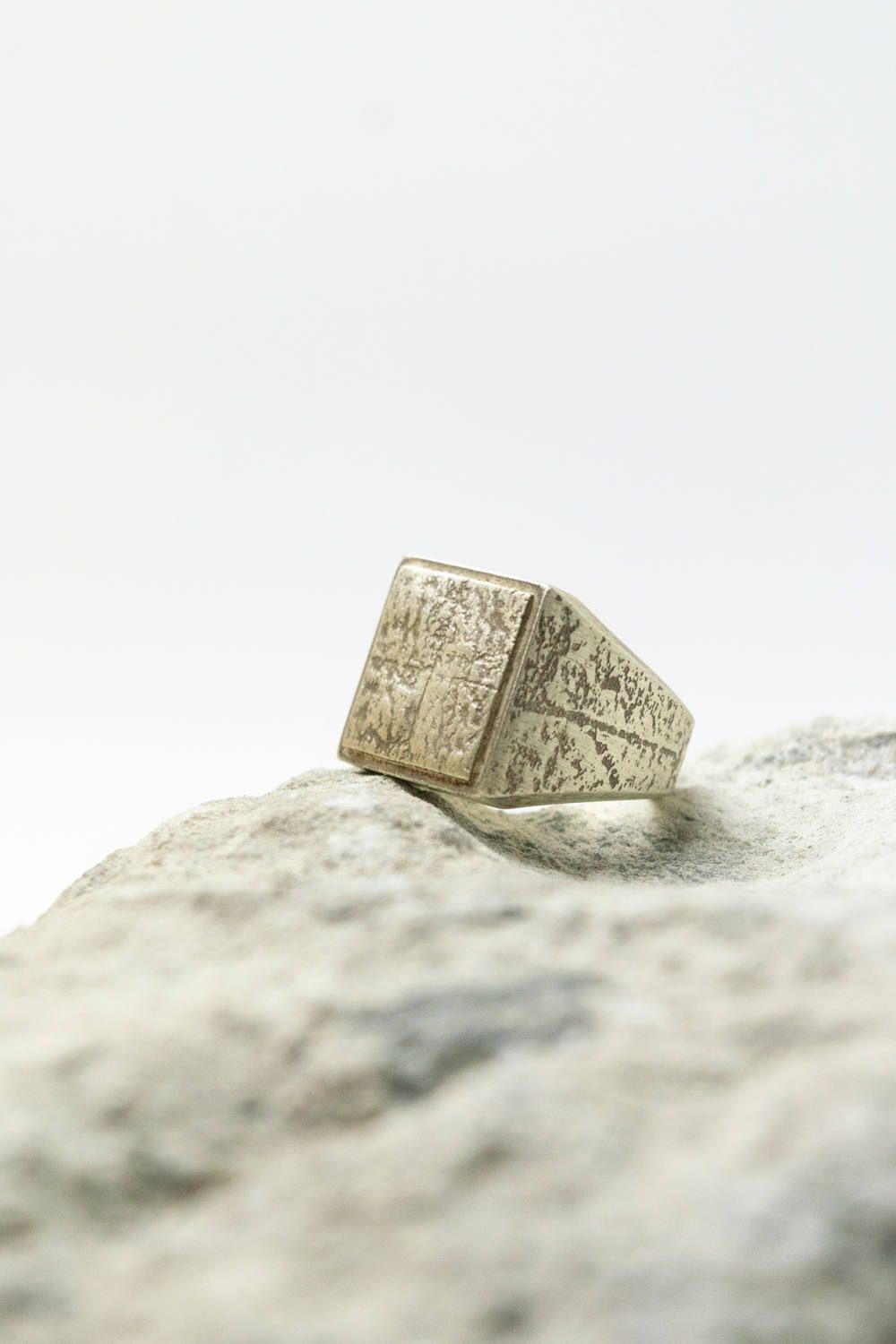 wall crack ring・stamp [plane] / 印台 [ホワイト]