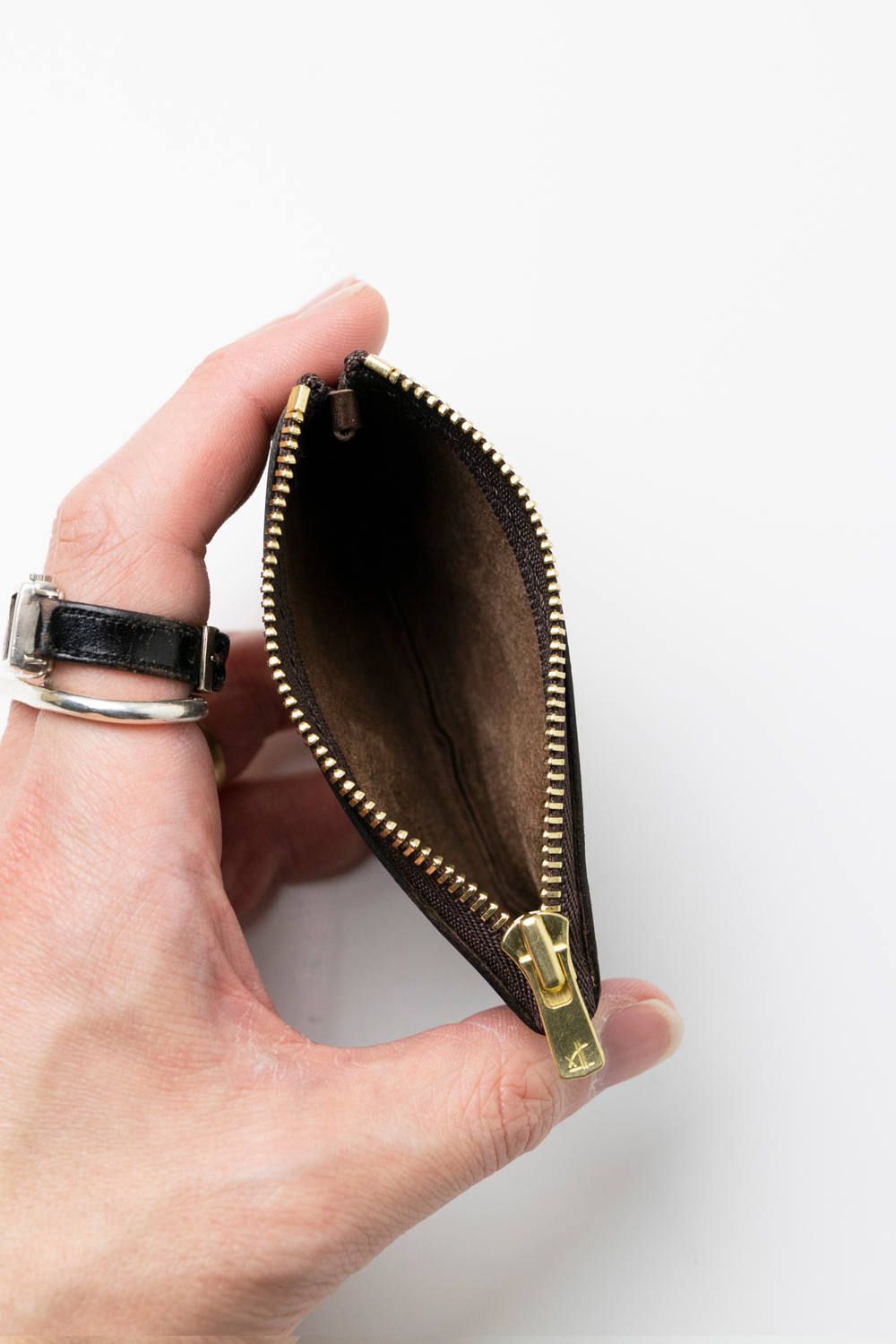 レザーネイバルジップケース [ブラウン] / LEATHER NAVAL ZIP CASE [CORTESIA]