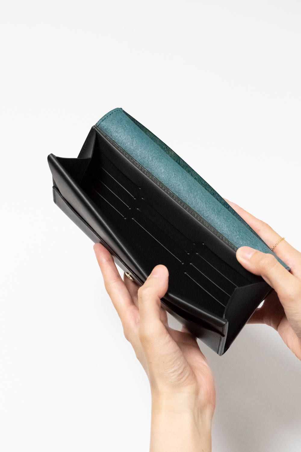 NIBUR - LERAY BC - Long wallet [BLUE] / ルレイ ビーシー - 長財布 [ブルー×ブラック] | BONITA  ONLINE STORE