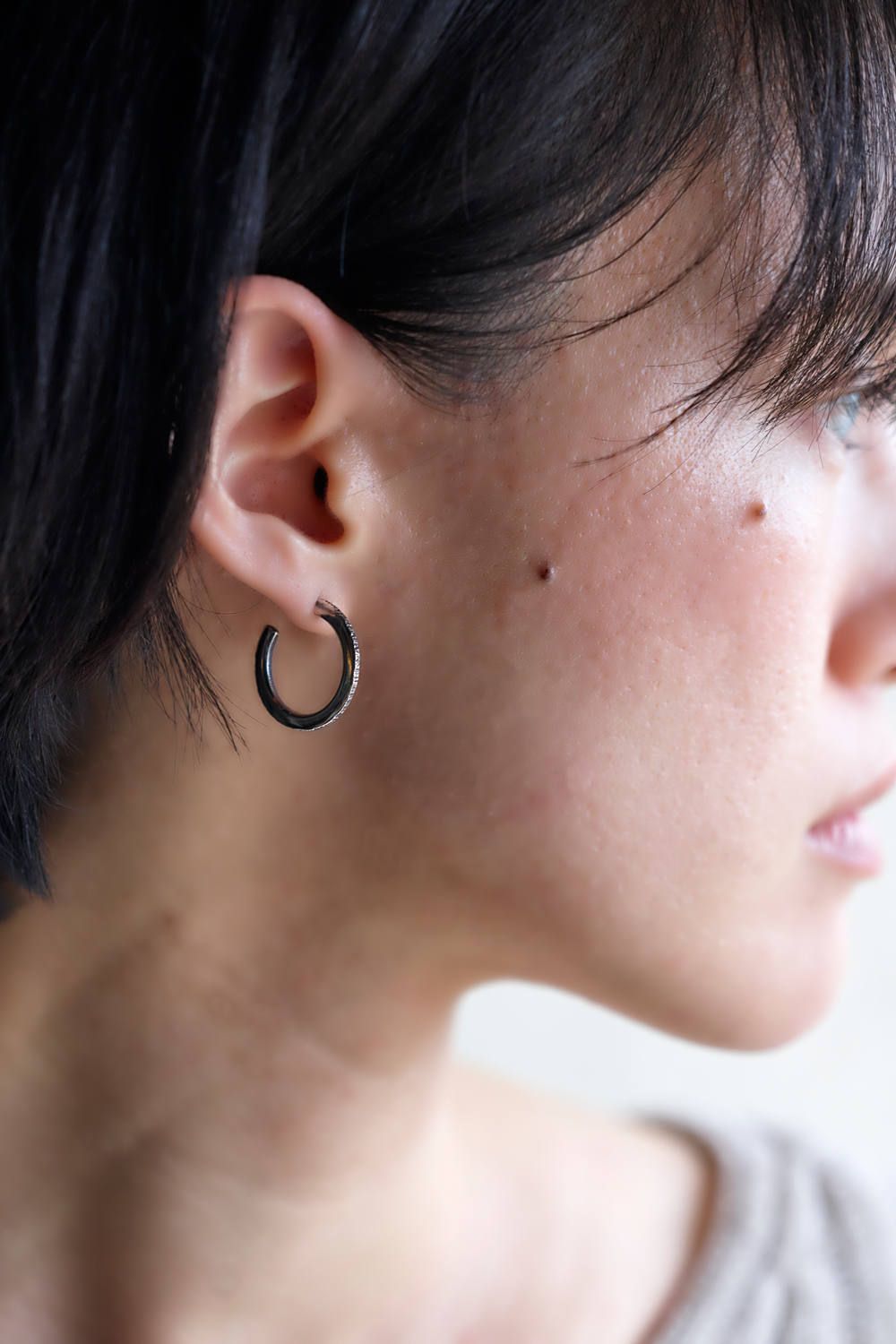 【お取り寄せ可能】thin rain press pierce (SV) / スィンレインピアス [HRA060OX]
