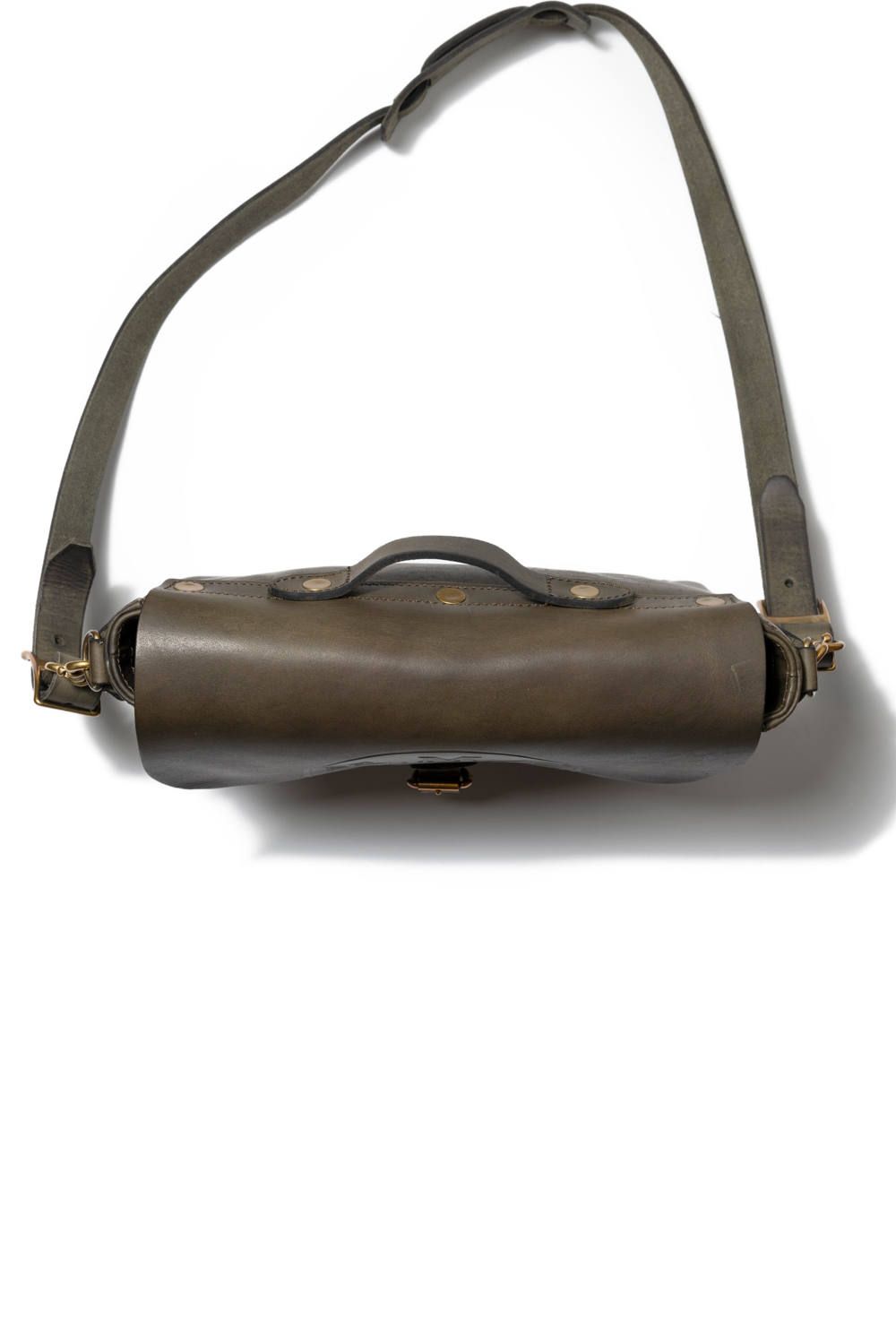 【25SS予約受付中｜12/17まで】レザーポストマンミニショルダーバッグ [オリーブ] / LEATHER POSTMAN MINI SHOULDER BAG [OLIVE]