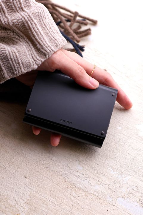 ARTICULAR WALLET - C [BLACK MATTE] / アーティキュラーウォレットコンパクト [ブラックマット] | 三つ折り財布