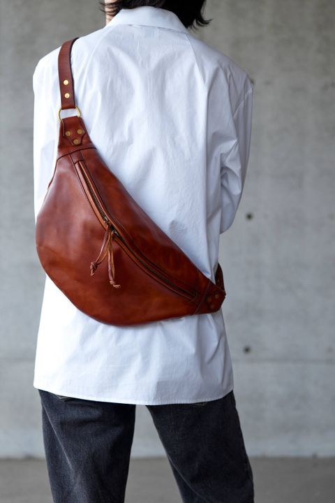 【26SS / 予約受付中】LEATHER WAIST BAG [CAMEL] | ウエストバッグ / キャメル