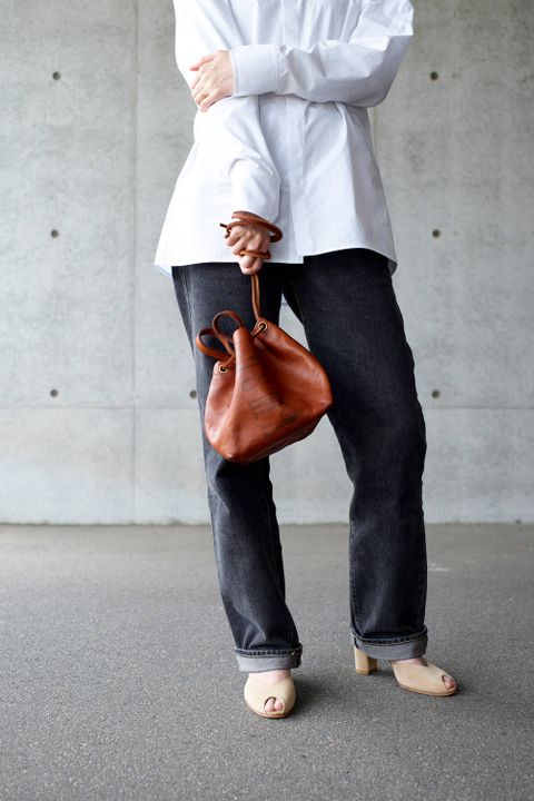 LEATHER MAIL PURSE BAG - SMALL [CAMEL]｜レザーメールパースバッグ - スモール / キャメル