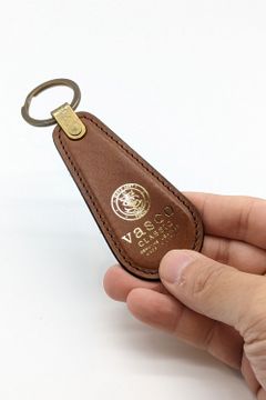 【25SS予約商品】レザーボヤージュシューホーン - ミニ [ブラウン] / LEATHER VOYAGE SHOE HORN - MINI [CORTESIA]