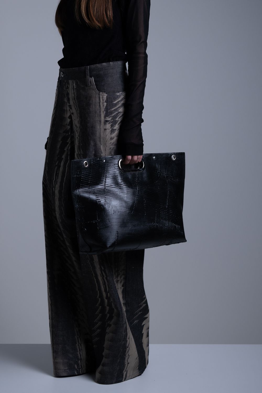 【お取り寄せ可能】壁クラッチ／ショルダー L・ヨコナガ [ブラック] / w25-05-bk