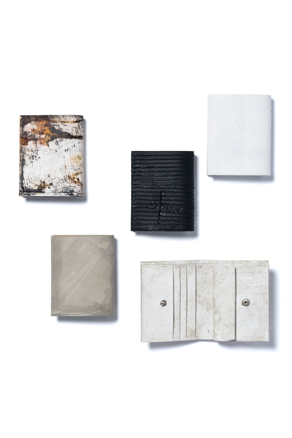 KAGARI YUSUKE - 【お取り寄せ可能】二つ折り財布 [黒い壁