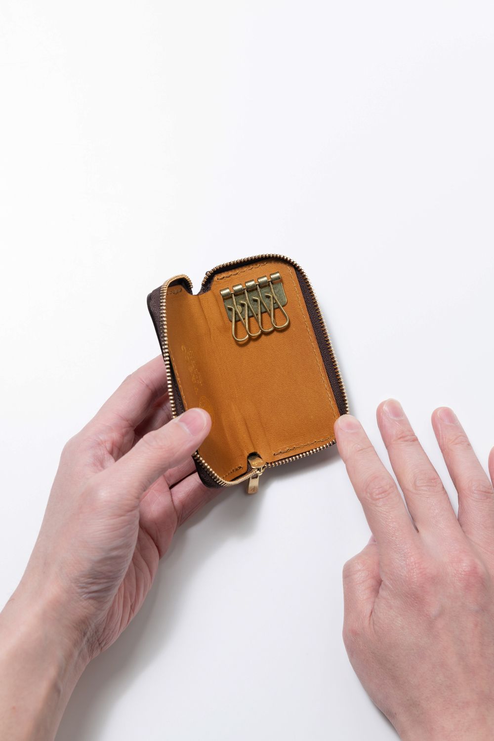 LEATHER VOYAGE ROUND ZIP KEY CASE [VERDE] | キーケース (ラウンドジップ) / オリーブ