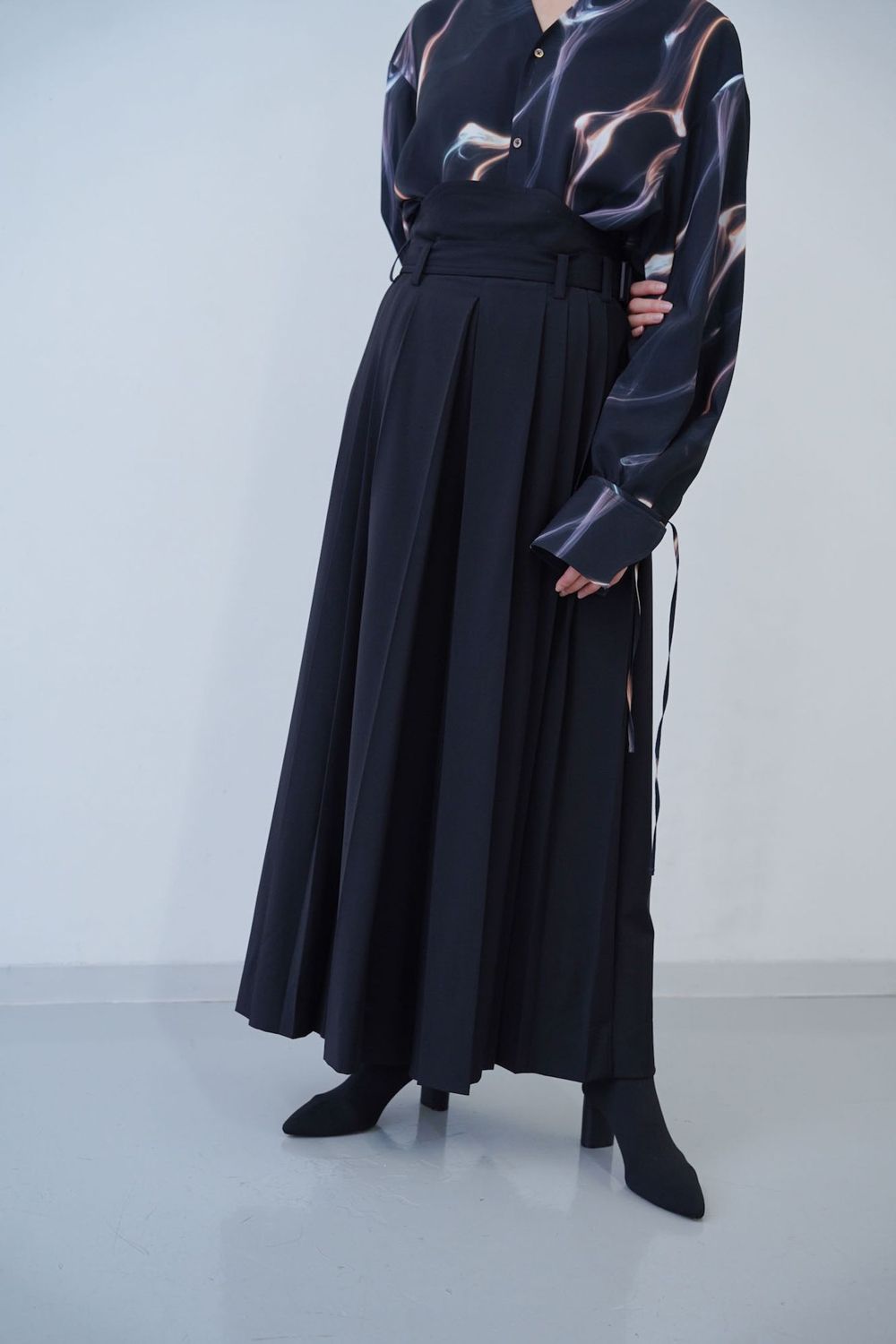 HATRA - 【予約商品 / 24SS】Hak Pleats Pants [black] - ハカマ