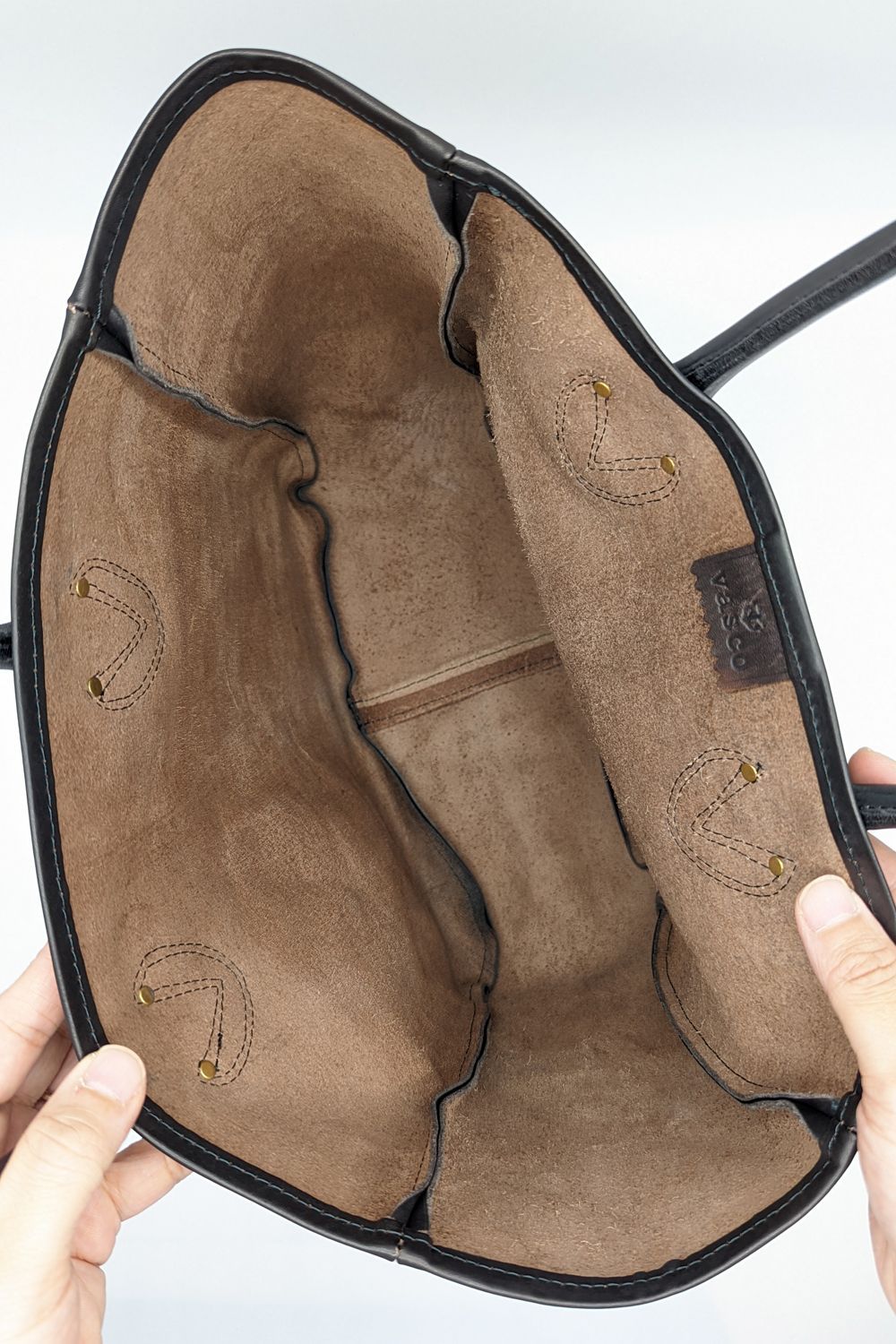 【25SS予約受付中｜12/17まで】レザーオールドトートバッグ - ミディアム [ブラック] / LEATHER OLD TOTE BAG - MIDIUM [BLACK]