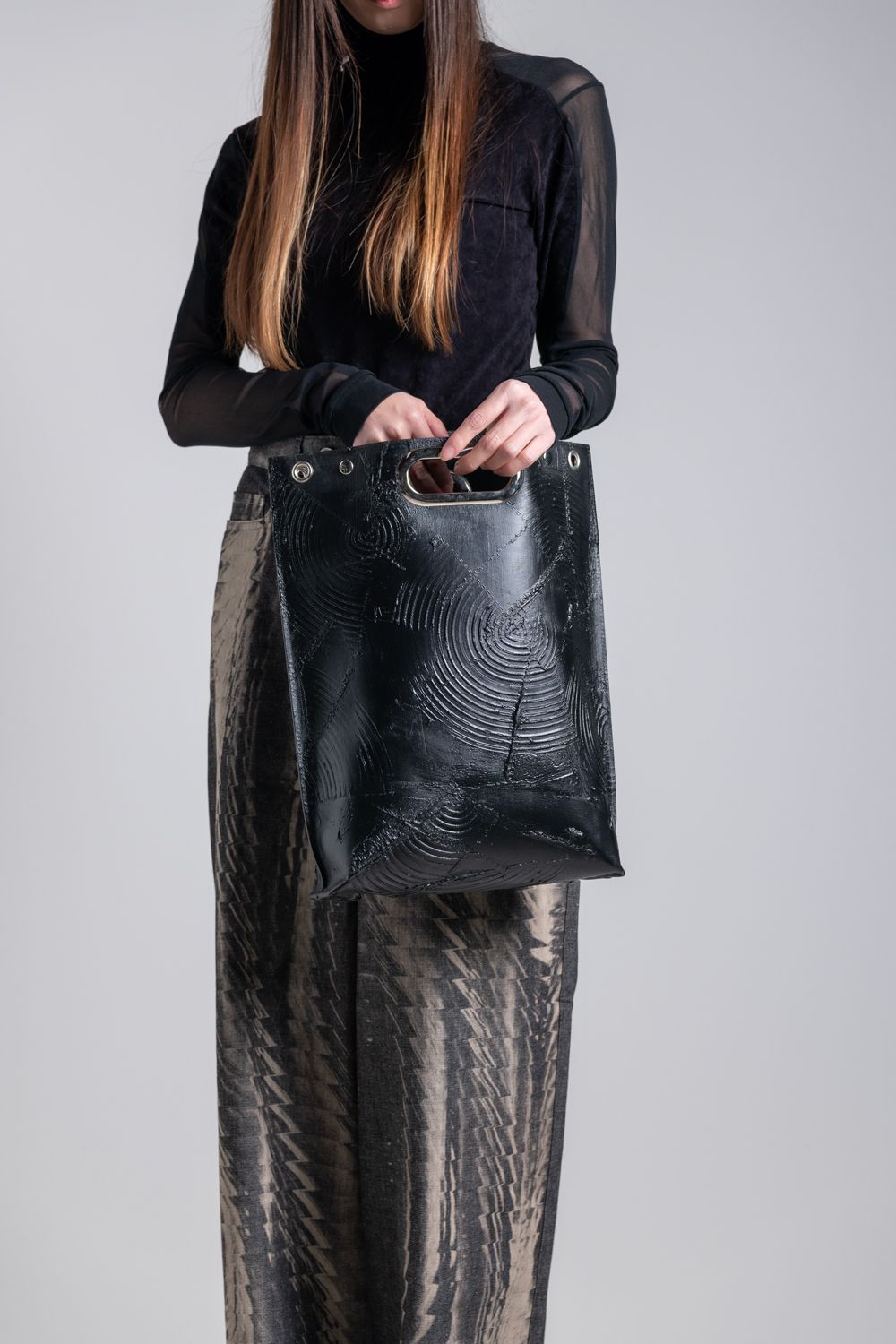 【お取り寄せ可能】壁クラッチ／ショルダー L・タテナガ [ブラック] / w25-04-bk