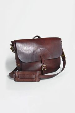 【25SS予約商品】LEATHER POSTMAN SHOULDER BAG -REGULAR (U.S.MAIL) | ショルダーバッグ (ミディアム) / 刻印あり