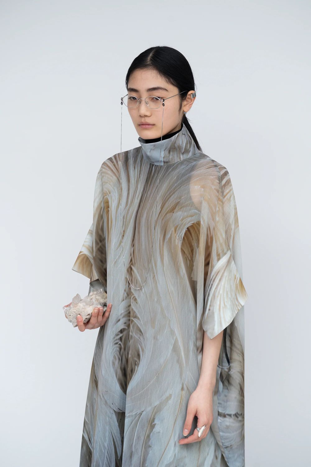 【アーカイブ展 / 1.18まで】Phenomenal Sheer Robe [feather] - フェノメナルシアーローブ [フェザー] / FW25RO01