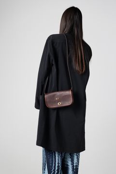 【ラスト1点 / 25SS】LEATHER CARRY SHOULDER BAG [BROWN] | レザーミニショルダーバッグ / ブラウン