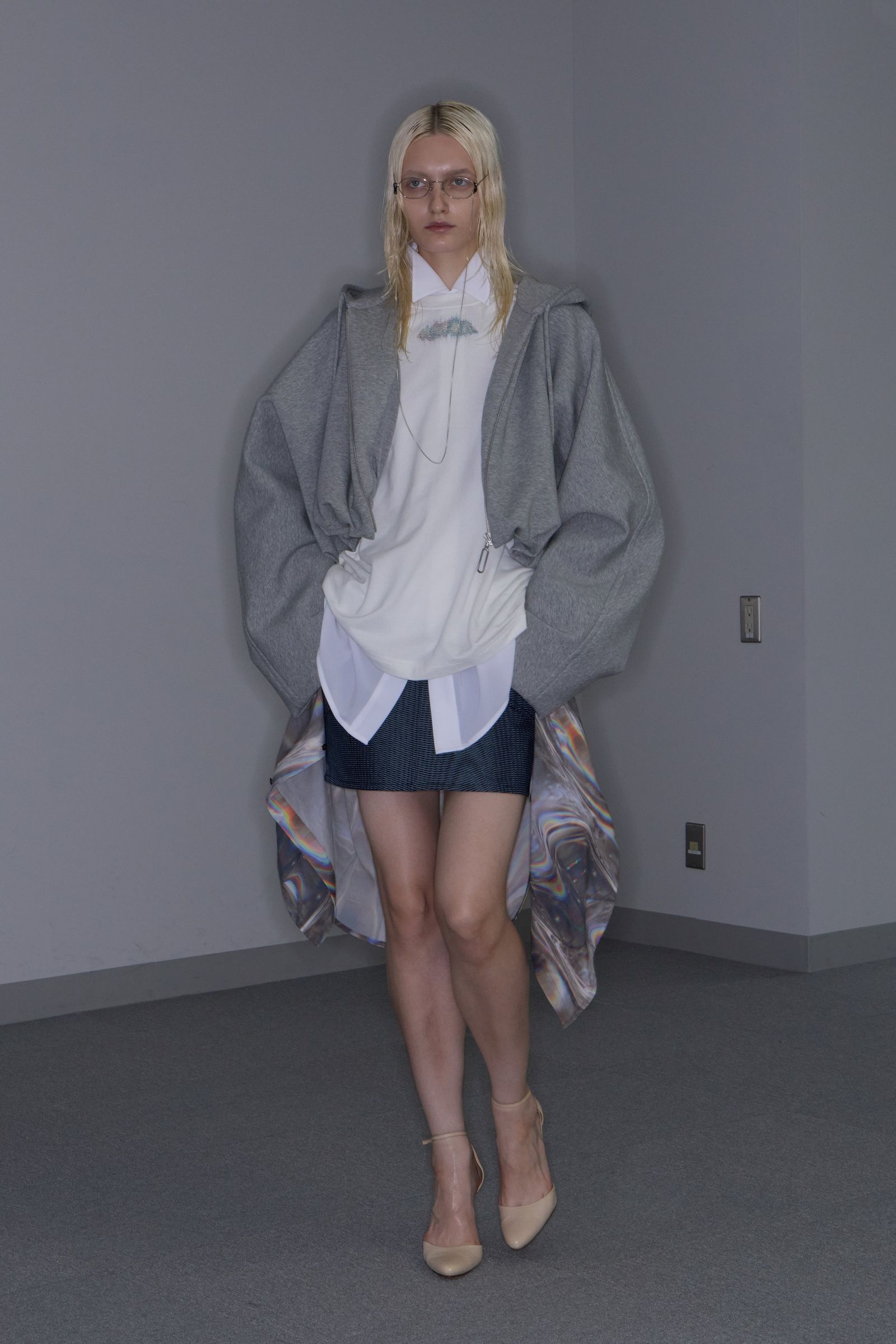 Mirage Bleach Mini Skirt [navy]