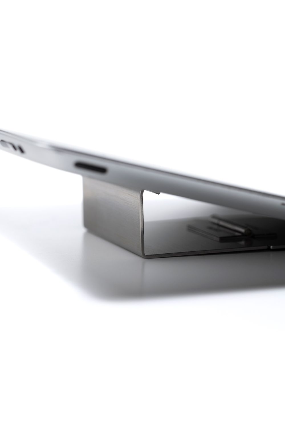 TABLET STAND [HAIR LINE] / タブレットスタンド [ヘアーライン]