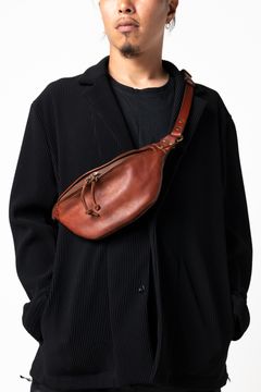 【25SS予約商品】LEATHER WAIST BAG - SMALL [CAMEL] | ウエストバッグ (スモール) / キャメル