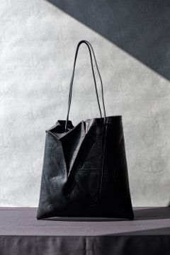 シンプルトート・部分的にボロノイ [黒い壁] / w17-01・voronoi-bk