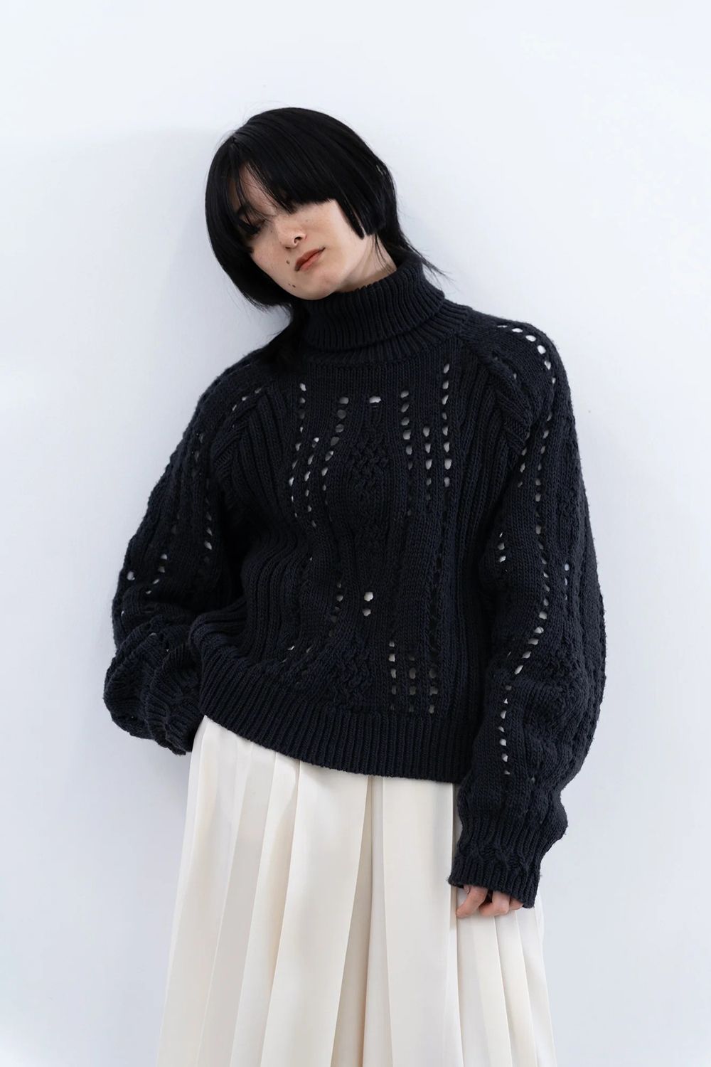 【アーカイブ展 / 1.18まで】Allele Cable Sweater [charcoal] - アレルケーブルセーター [チャコール] / FW25KN05