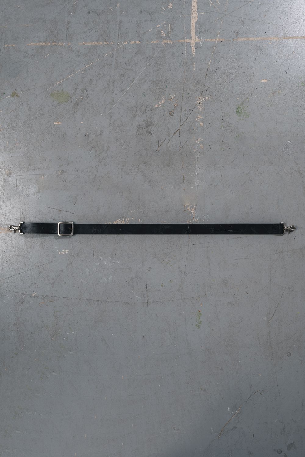 【お取り寄せ可能】レザーショルダーコード [ブラック]