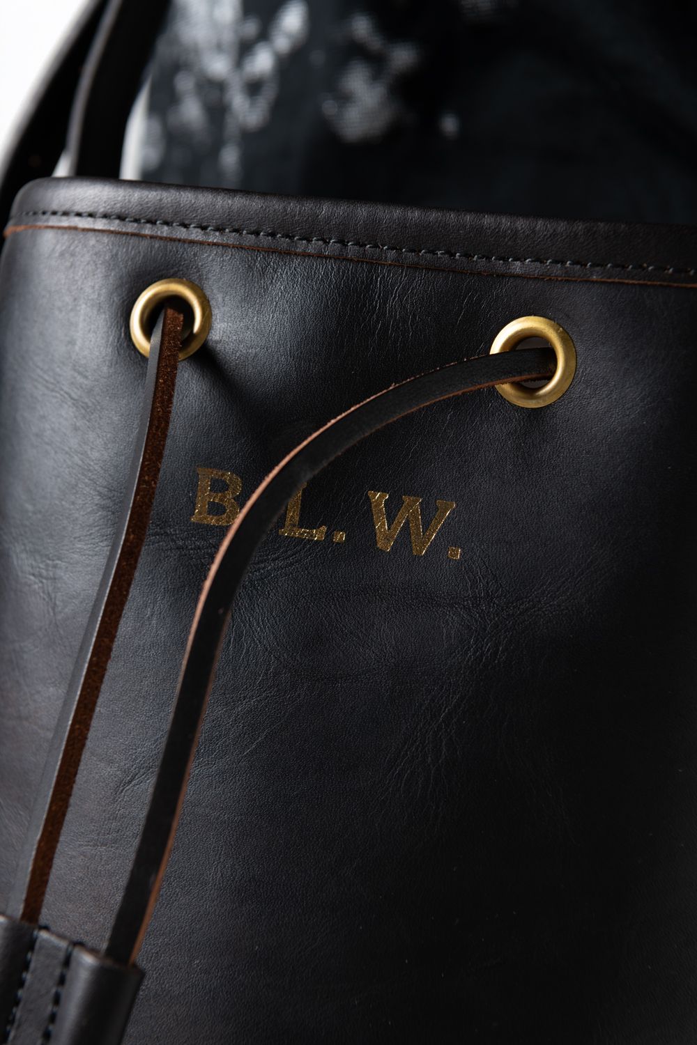 【ラスト1点 / 26SS】LEATHER WANDER PURSE BAG -SMALL [BLACK] / レザーミニショルダーバッグ [ブラウン]