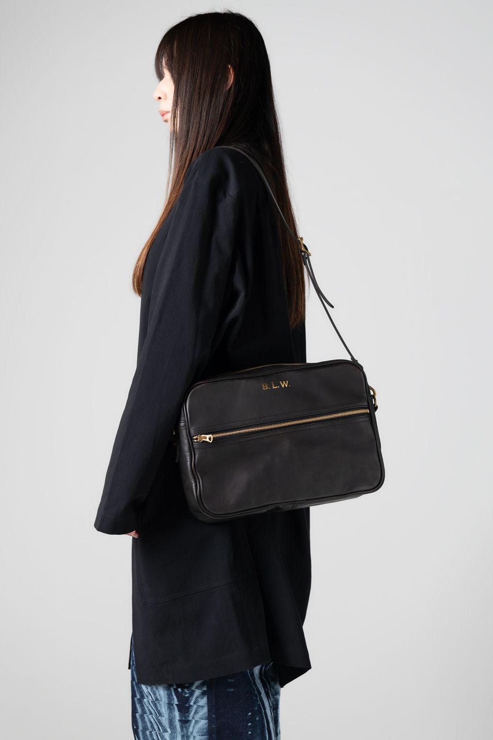 【ラスト1点 / 25SS】レザーワンダーショルダーバッグ [ブラック] / LEATHER  WANDER SHOULDER BAG [BLACK]