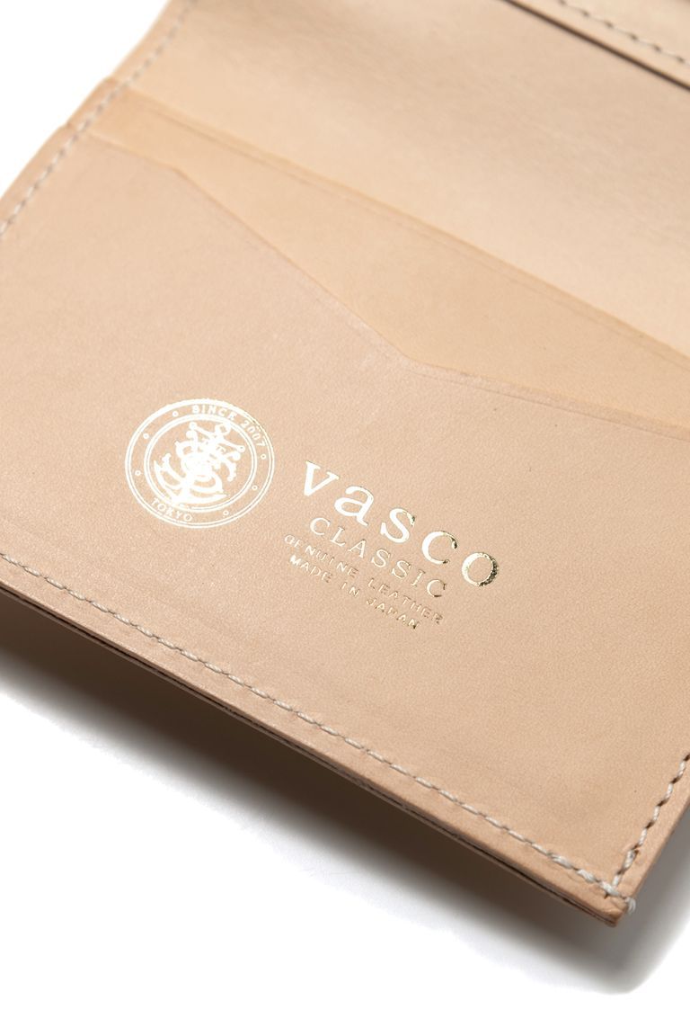【26SS / 予約受付中】LEATHER VOYAGE PURSE WALLET [SAND] | パースウォレット (二つ折り・がま口) / ナチュラル