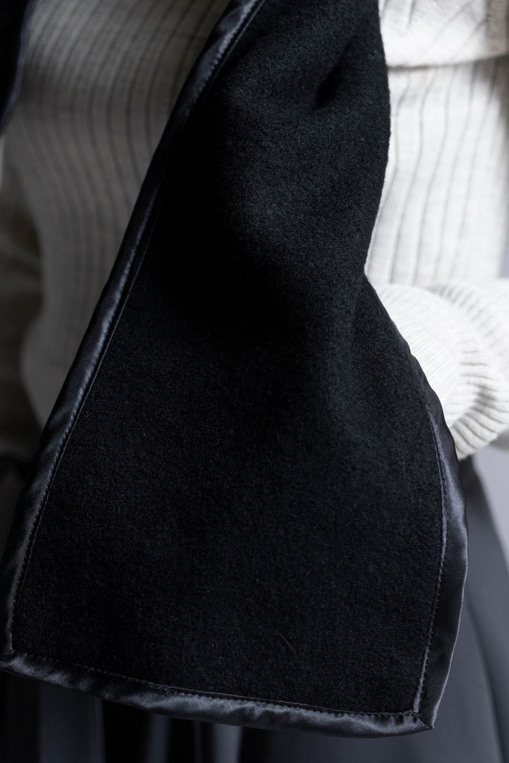 【24AW】CHILI PEPPER レーススカーフ [Gray]