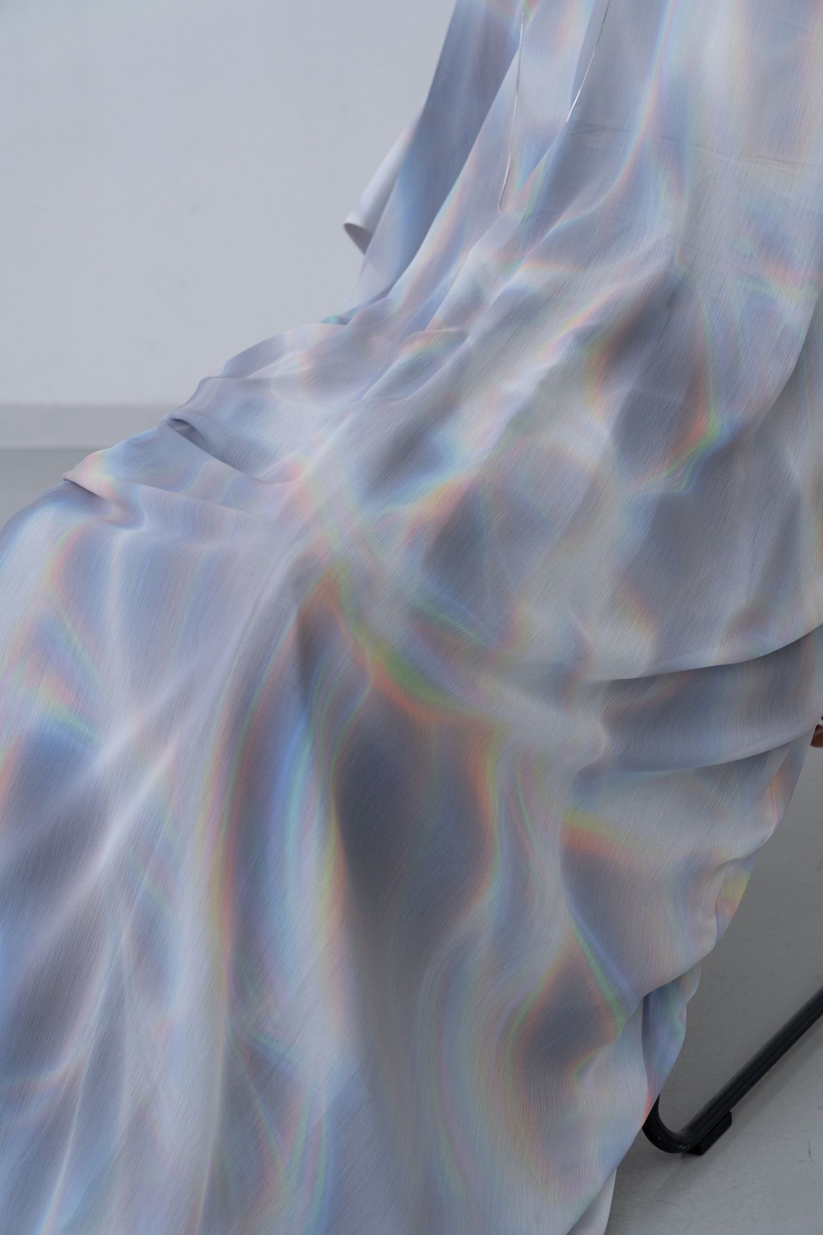 Phenomenal Sheer Robe [lay-white]