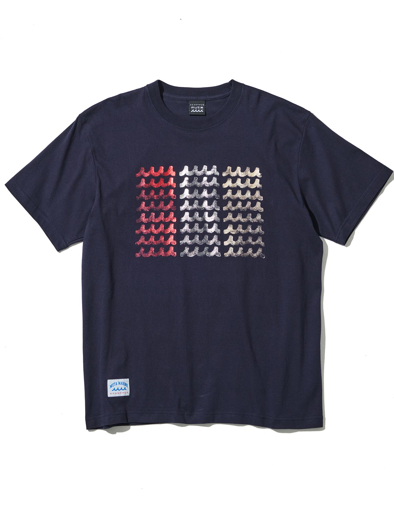 【予約品 10月9日(木) 締切】muta Foil Print Wave Logo Tee / Tシャツ / ネイビー【Acanthus × muta MARINE】