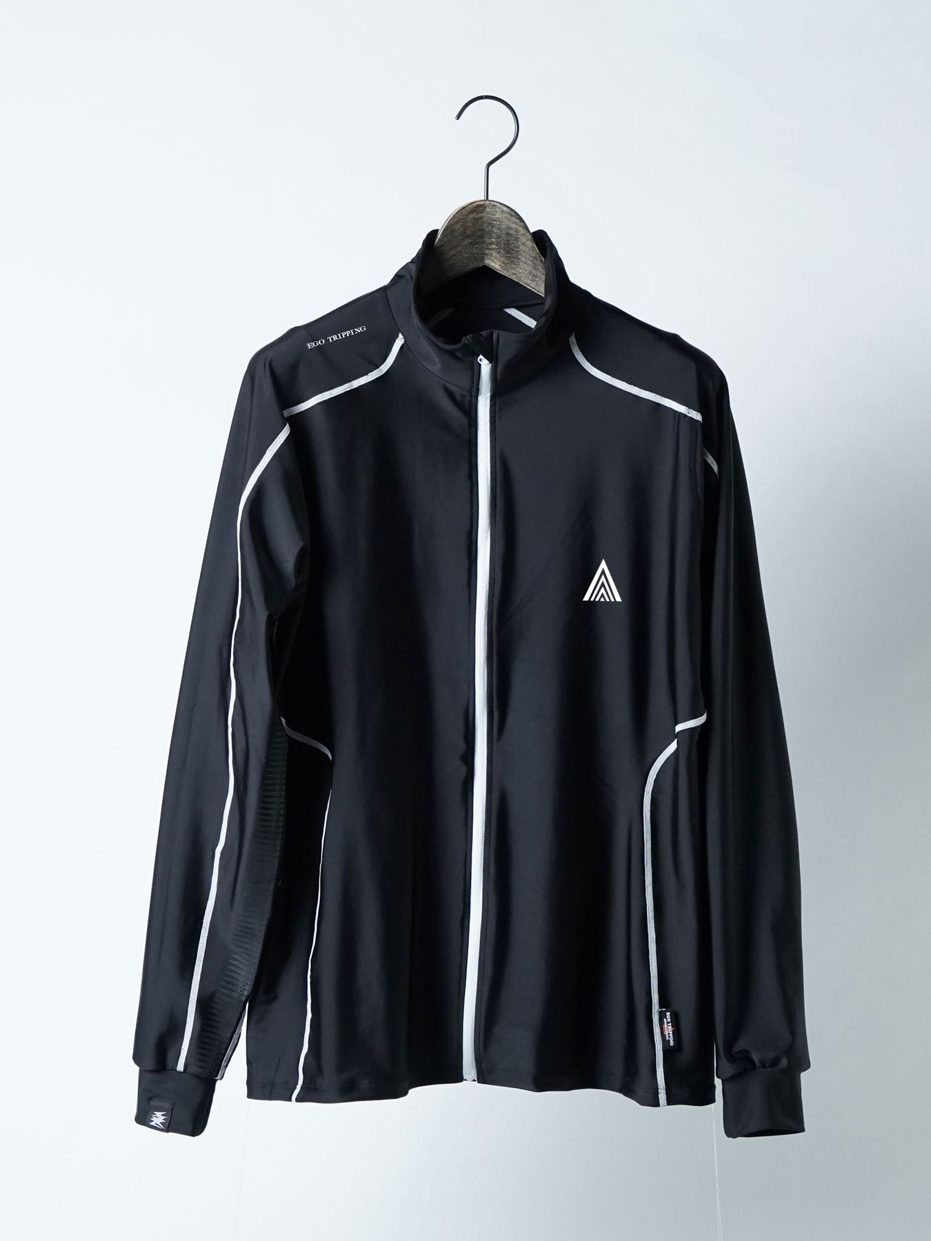《予約品》 ARROWHEAD RASHGUARD / ラッシュガード / ブラック・ホワイト