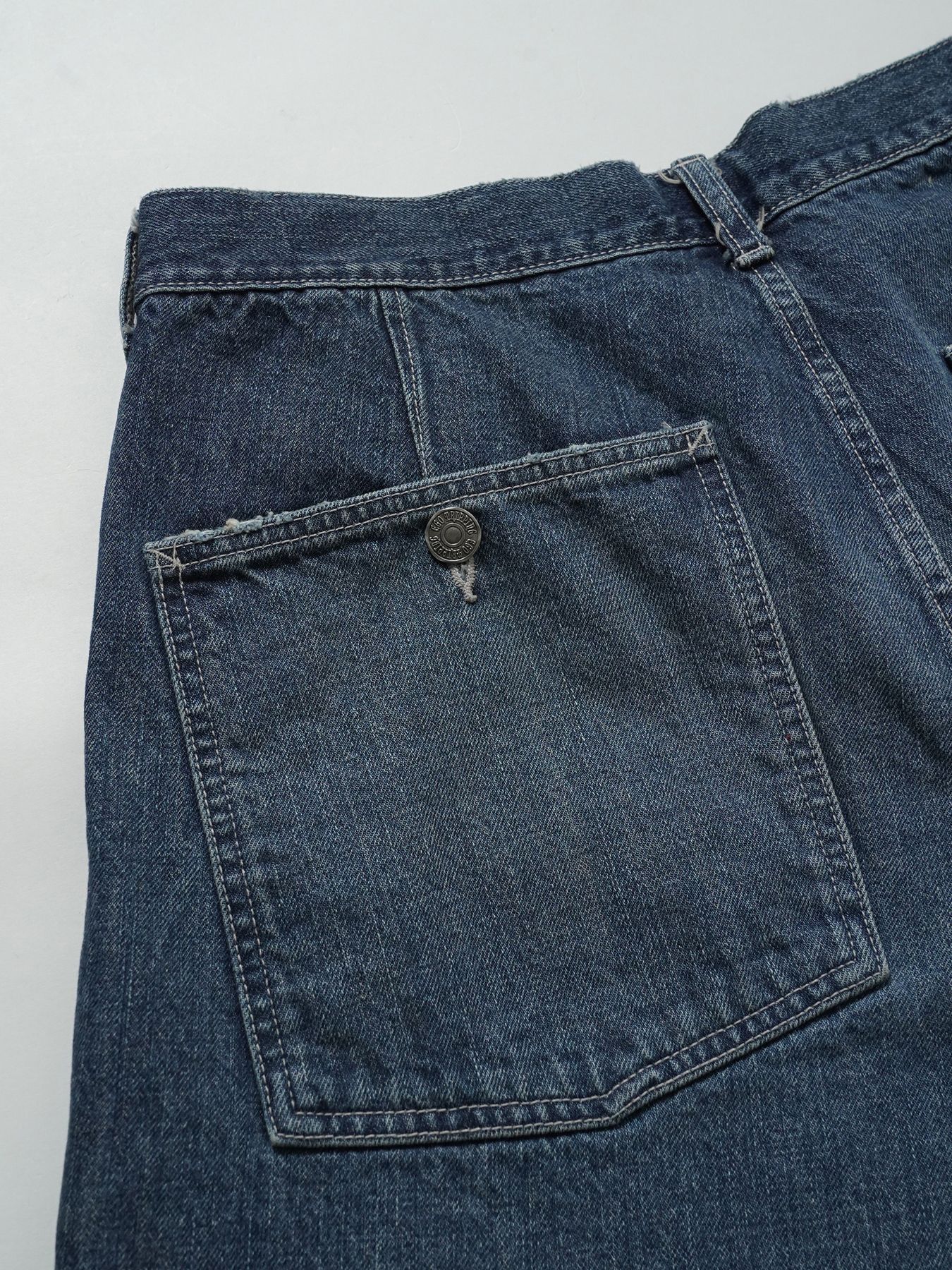 【予約品 5月6日(水) 締切】USN-DENIMTROUSERS aged / ユーズド加工 デニムミリタリーパンツ / インディゴ × 生成りステッチ 濃
