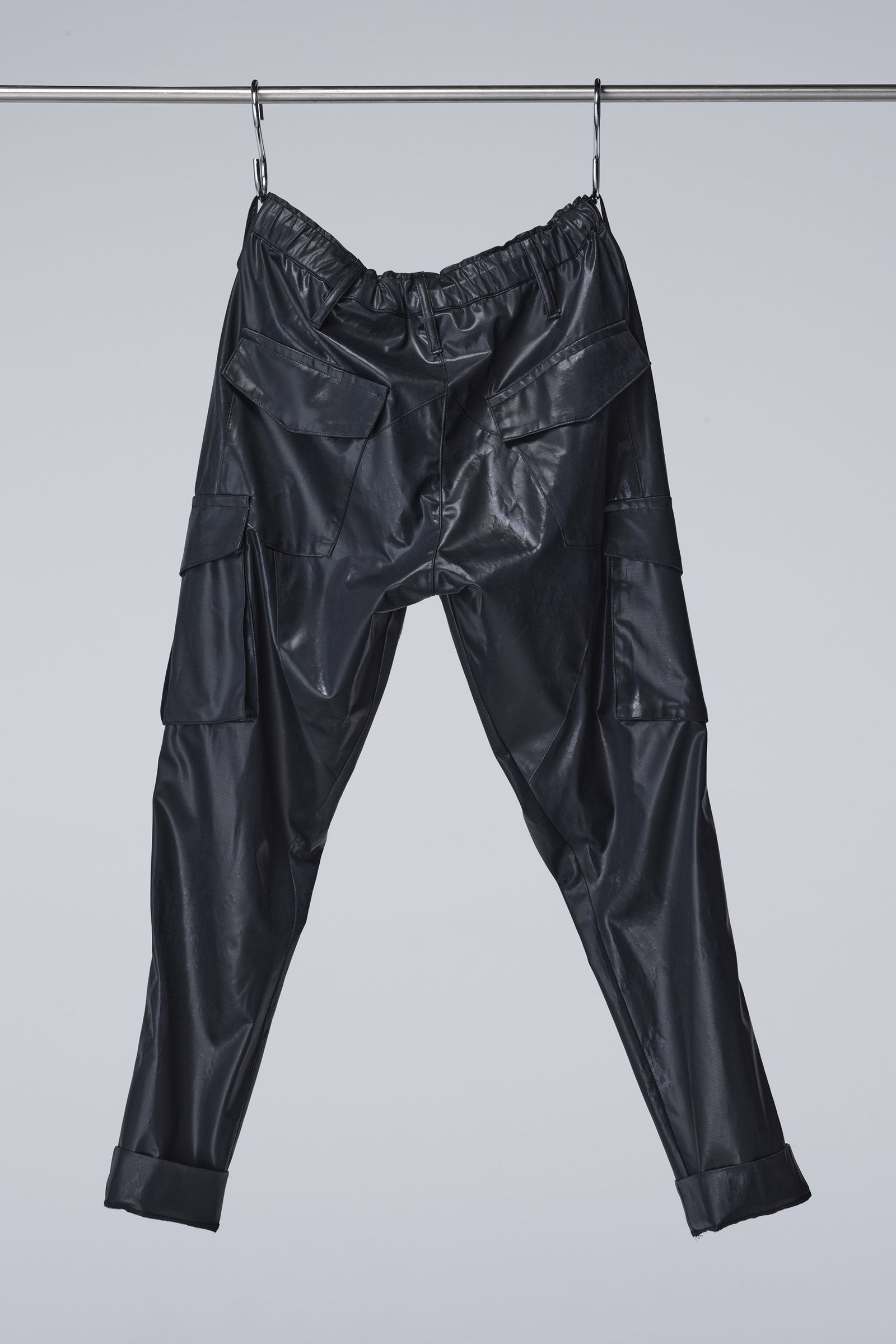 Cross Dot Wet Print Cargo Pants / ブラック 【THE ONENESS】