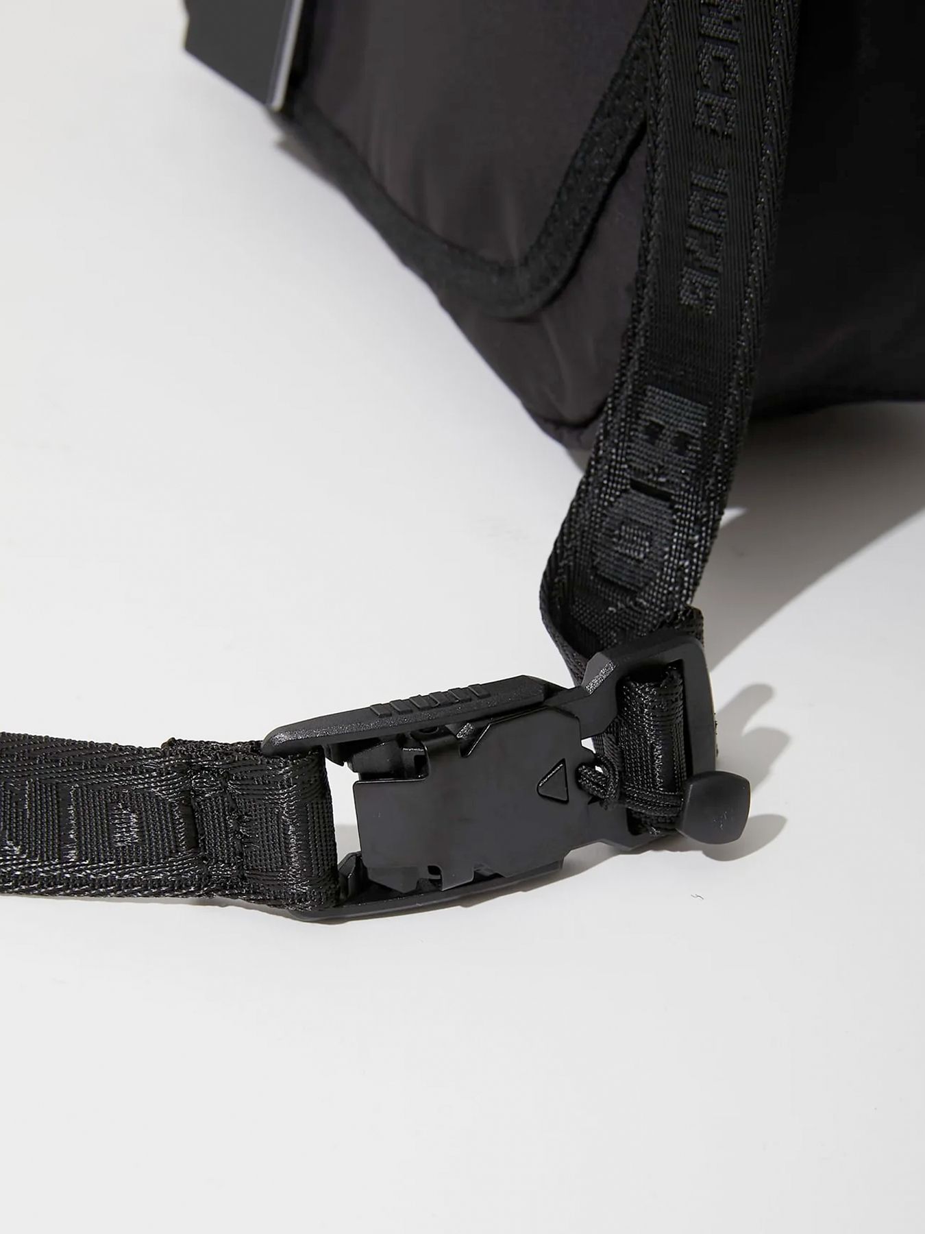 BOY LOGO NYLON SHOULDER BAG / ナイロンショルダーバッグ / ブラック