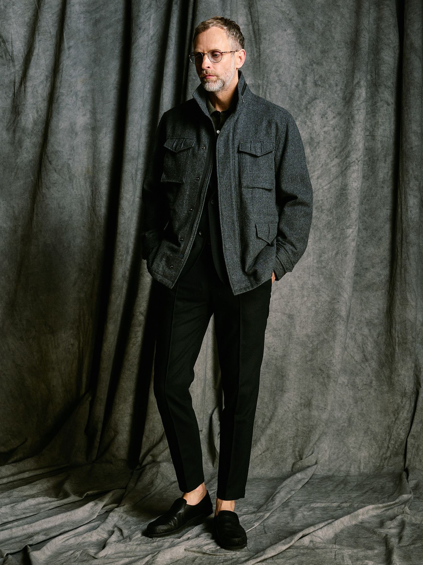 【予約品 4月19日(日) 18時締切】comfort pin-tuck slim slacks / コンフォート ピンタック スリムスラックス / ブラック