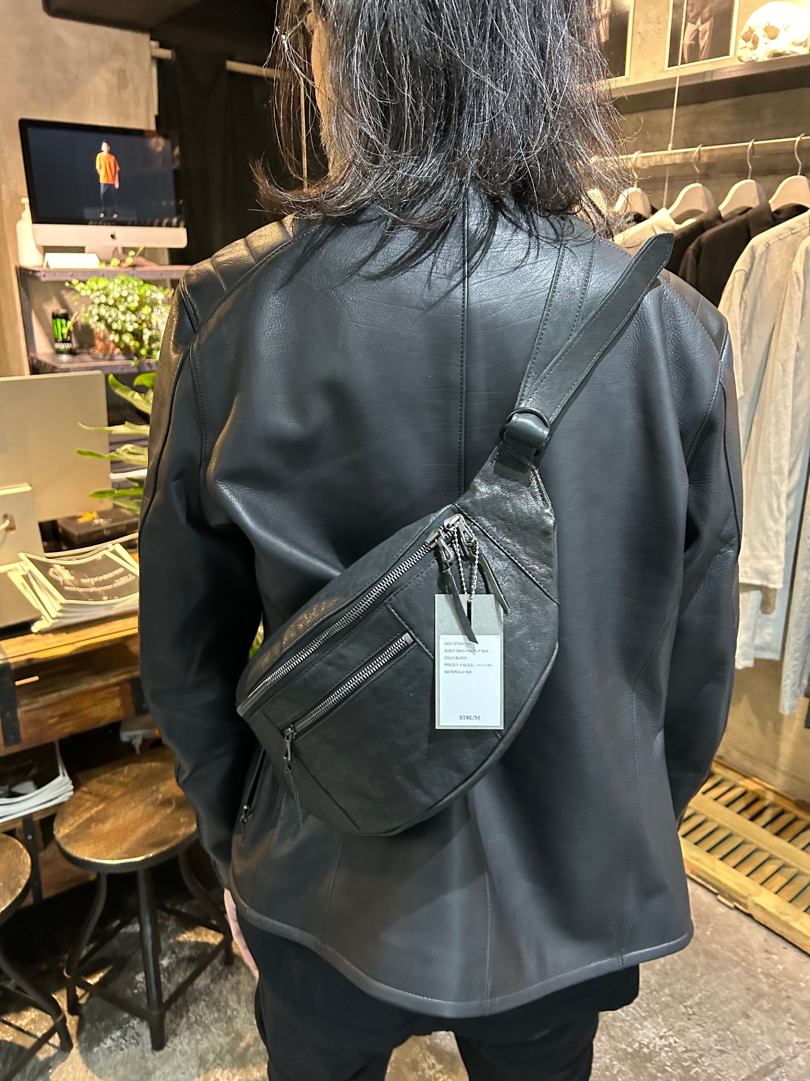 Pit Vegetable Full Tanned Shrinked Horsehide Body Bag / フルタンニン ピット鞣し シュリンク ホース ハイド ボディー バッグ / HIGH THROTTLE / ブラック