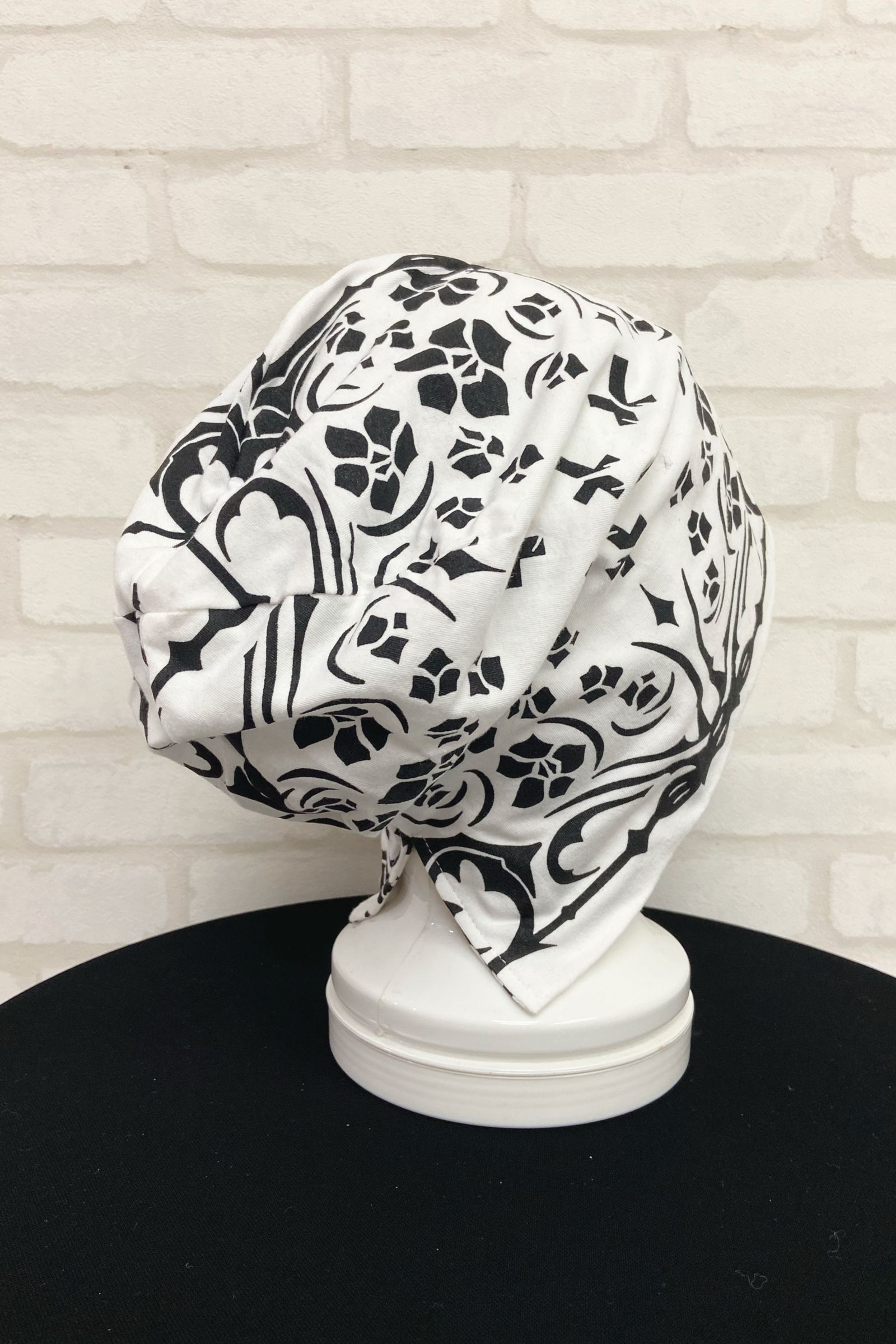 Cap ニットキャップ BANDANA BEATENJIKU / White×Black 【kiryuyrik】